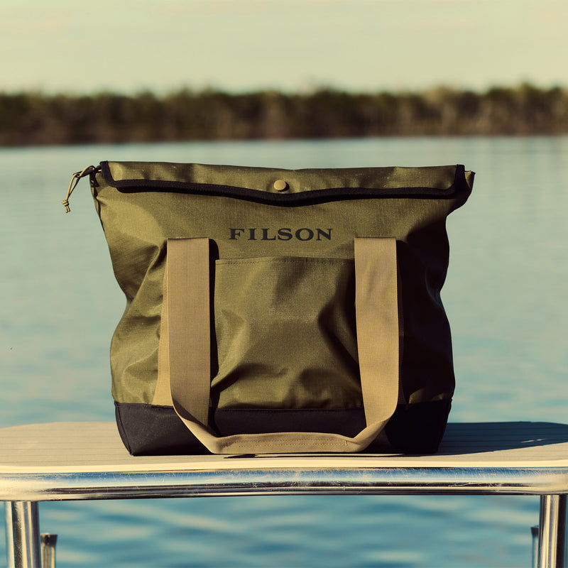 All-weather tote bag di Filson | Olive / black / covert (Green)