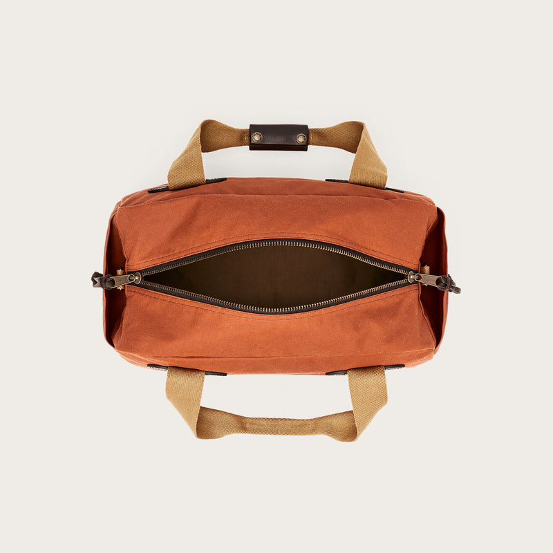 Tin cloth small duffle bag von Filson | Rust (Red)