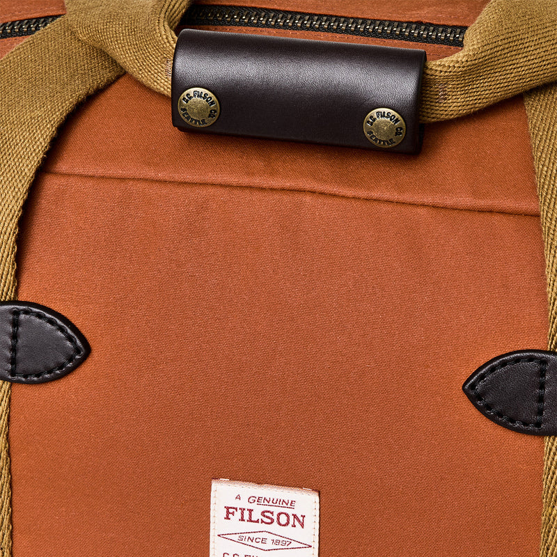 Tin cloth small duffle bag von Filson | Rust (Red)