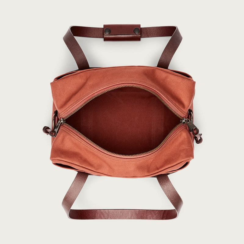 Xs compact duffle bag von Filson | Light rust (Red)