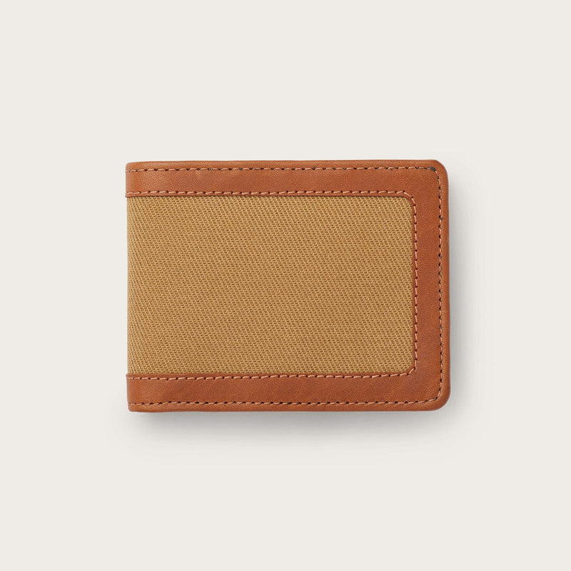Rugged twill outfitter wallet di Filson | Tan (Beige)