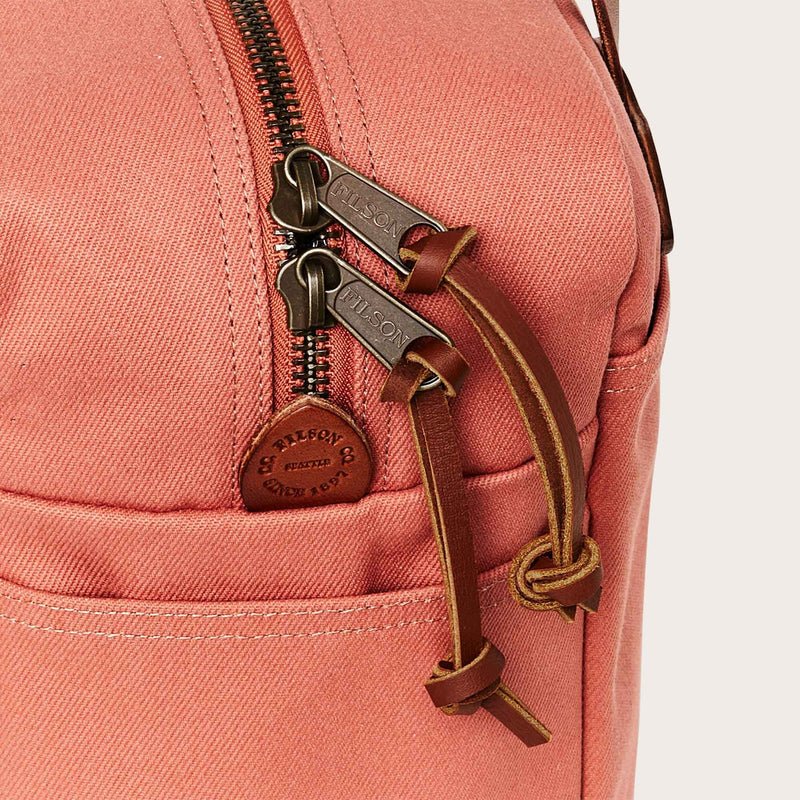 Rugged twill tote bag with zipper von Filson | Cedar red (Red)