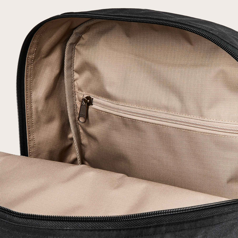 Surveyor 36l backpack di Filson | Black (Black)