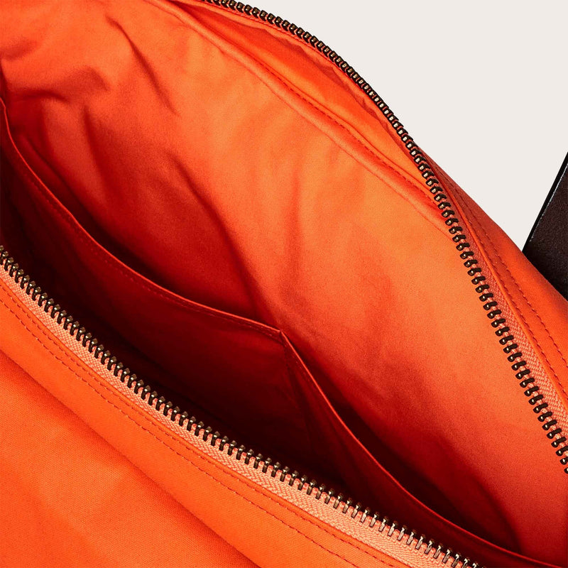 24 hour tin cloth briefcase di Filson | Flame (Orange)