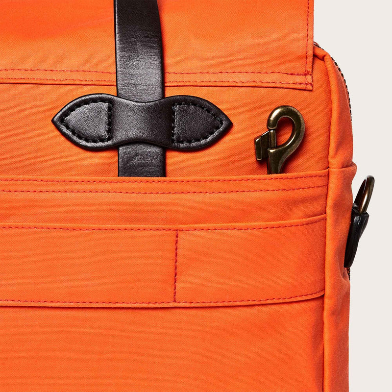 24 hour tin cloth briefcase di Filson | Flame (Orange)