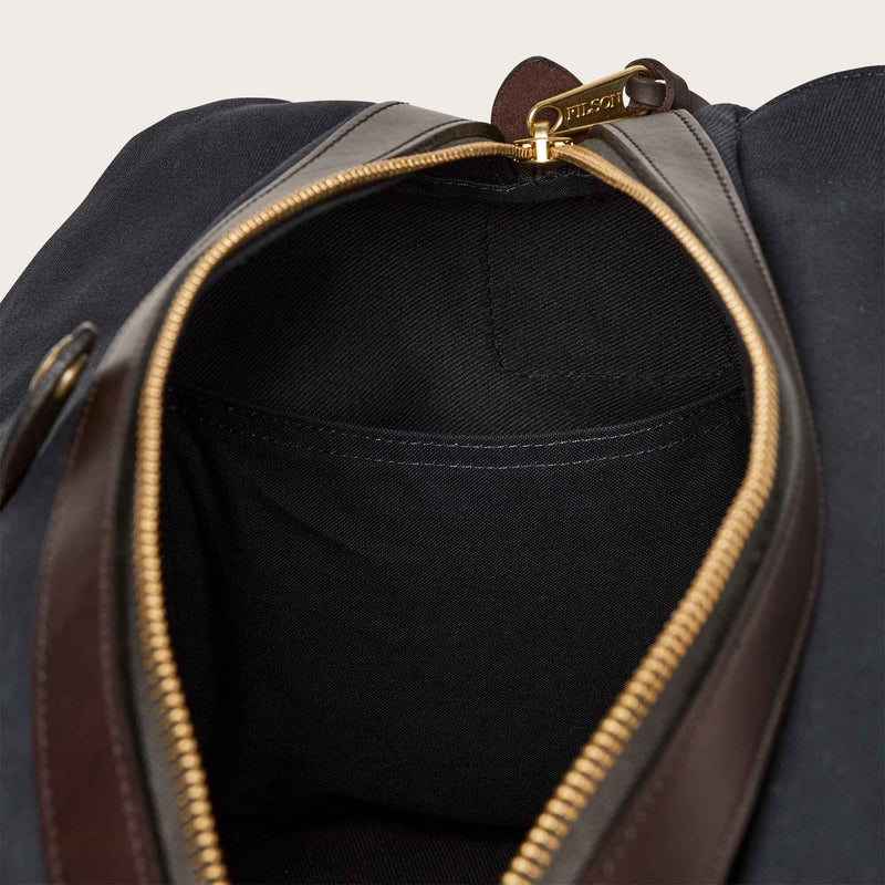 Rugged twill medium duffle par Filson | Navy (Blue)
