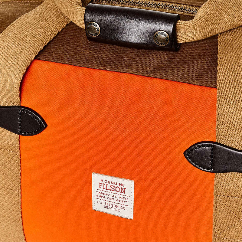 Small tin cloth duffle bag von Filson | Dark tan / flame (Orange)