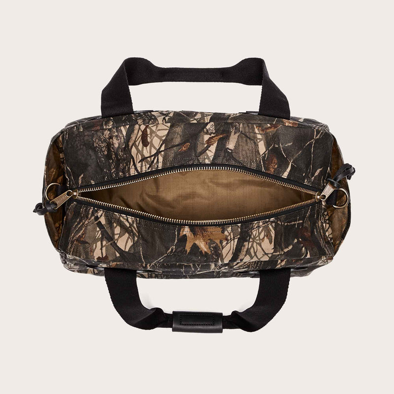 Small tin cloth duffle bag von Filson | Realtree hardwoods camo (Brown)