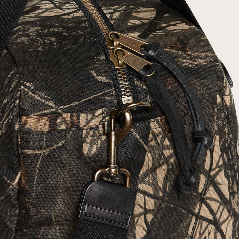 Small tin cloth duffle bag von Filson | Realtree hardwoods camo (Brown)