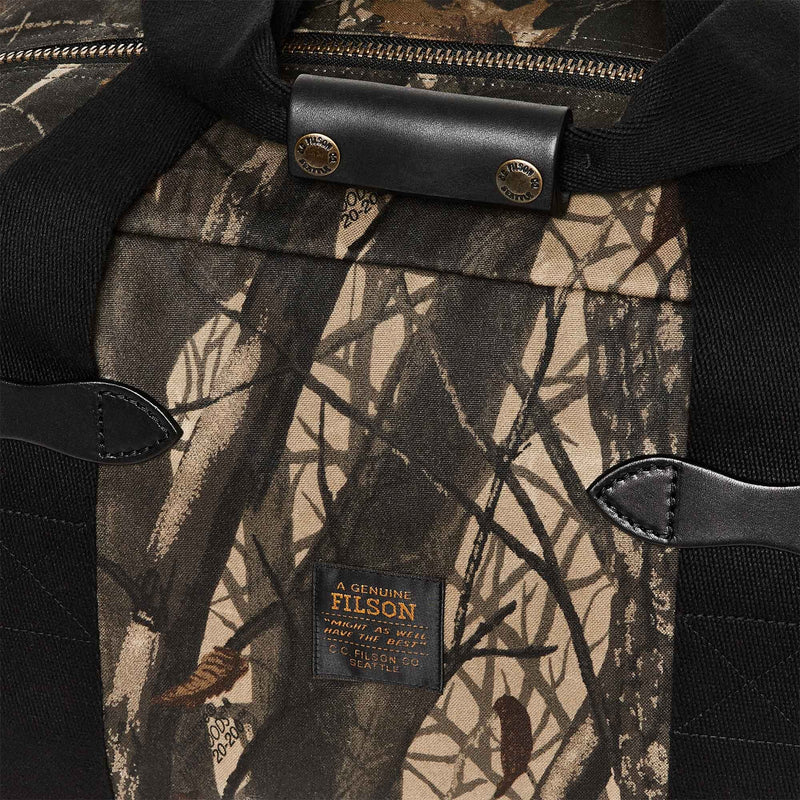 Small tin cloth duffle bag von Filson | Realtree hardwoods camo (Brown)