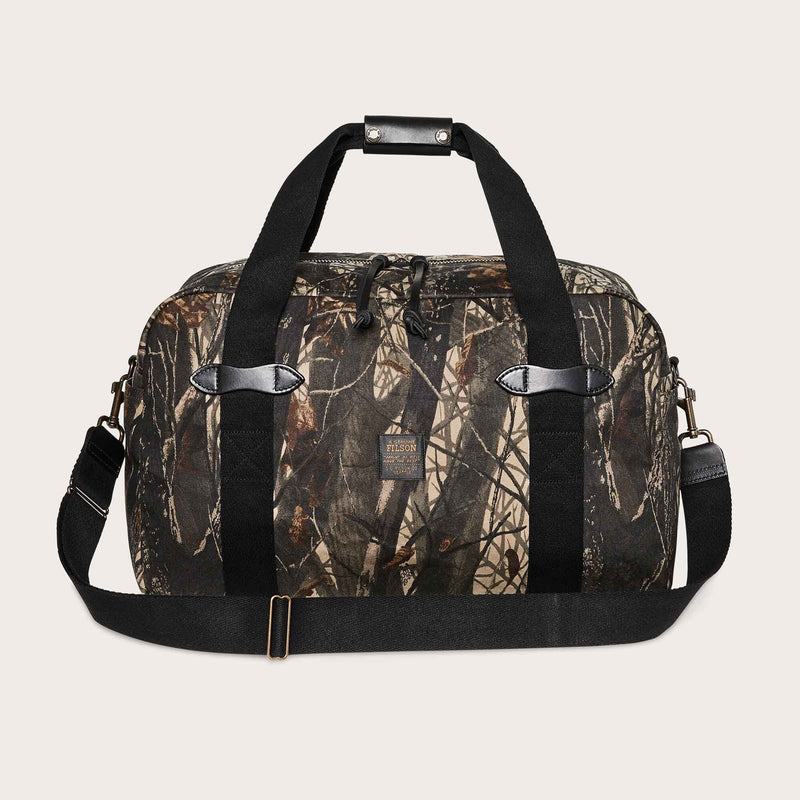 Medium tin cloth duffle bag di Filson | Realtree hardwoods camo (Brown)