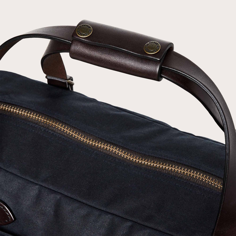 48-hour tin cloth duffle bag di Filson | Navy (Blue)