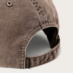 Washed low-profile logger cap di Filson | Washed brown (Brown)