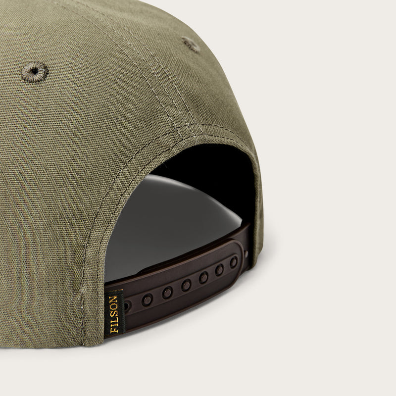 Stencil trucker cap di Filson | Olive (Green)