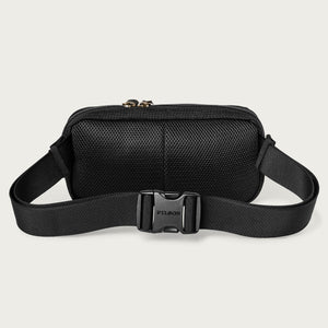 Dryden crossbody bag par Filson | Black (Black)