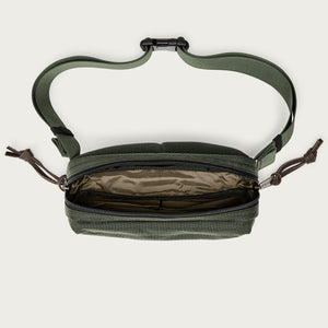 Dryden crossbody bag di Filson | Otter green (Green)