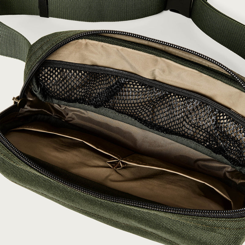 Dryden crossbody bag di Filson | Otter green (Green)