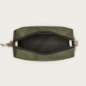 All-weather travel pack di Filson | Olive / black / covert (Green)