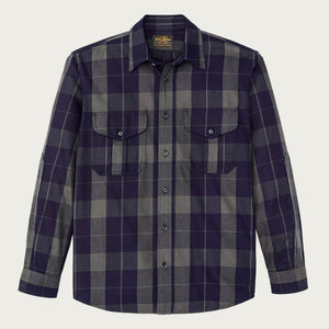 Vintage wash alaskan guide shirt by Filson | Indigo / faded black (Black)