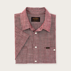 Short sleeve chambray shirt par Filson | Sable (Pink)