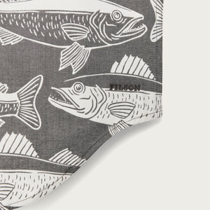 Twin lakes short sleeve sport shirt di Filson | Beluga / print (Gray)