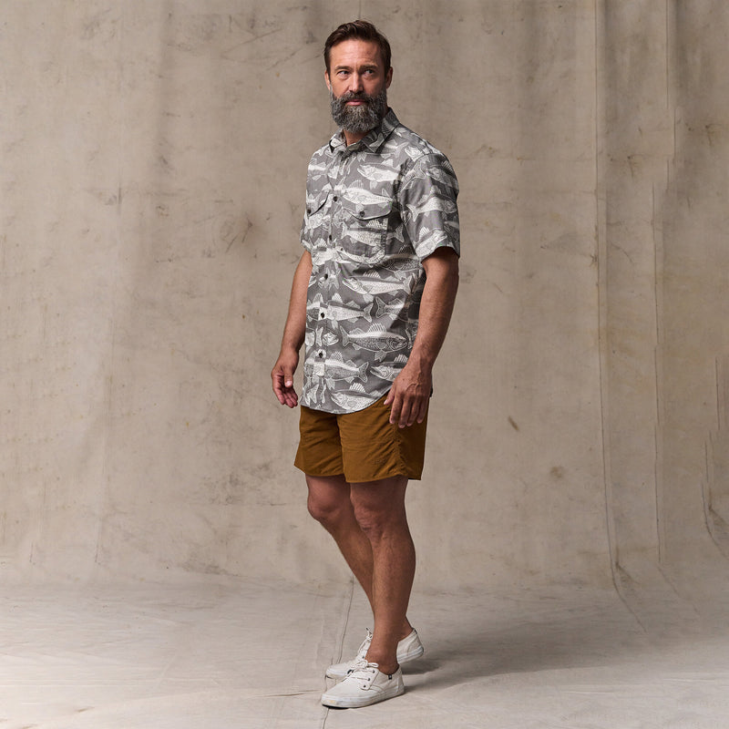 Twin lakes short sleeve sport shirt di Filson | Beluga / print (Gray)