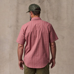 Twin lakes short sleeve sport shirt di Filson | Brick / cream plaid (Red)