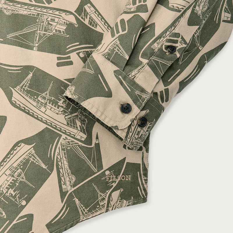 Lightweight alaskan guide shirt di Filson | Khaki / print (Green)