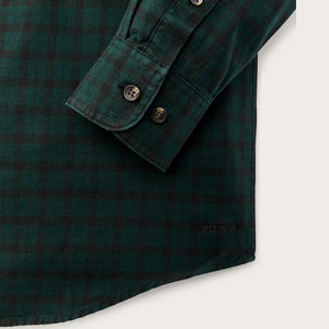 Lightweight alaskan guide shirt von Filson | Pine / black plaid (Green)