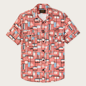 Short sleeve lightweight alaskan guide shirt von Filson | Russet / print (Pink)
