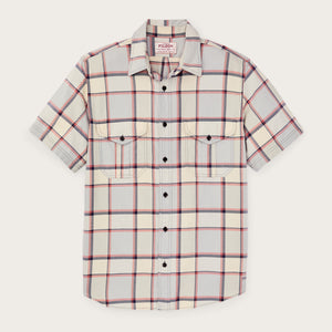Short sleeve lightweight alaskan guide shirt par Filson | Light blue / tan plaid (Multicolor)