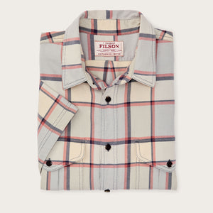 Short sleeve lightweight alaskan guide shirt par Filson | Light blue / tan plaid (Multicolor)