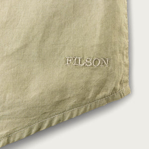 Filson's washed short sleeve feather cloth shirt von Filson | Lakebed (Beige)