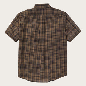 Short sleeve madras popover shirt par Filson | Brown / olive plaid (Brown)