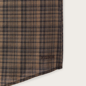 Short sleeve madras popover shirt par Filson | Brown / olive plaid (Brown)