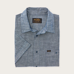 Short sleeve embroidered chambray shirt di Filson | Rinsed indigo chambray (Blue)