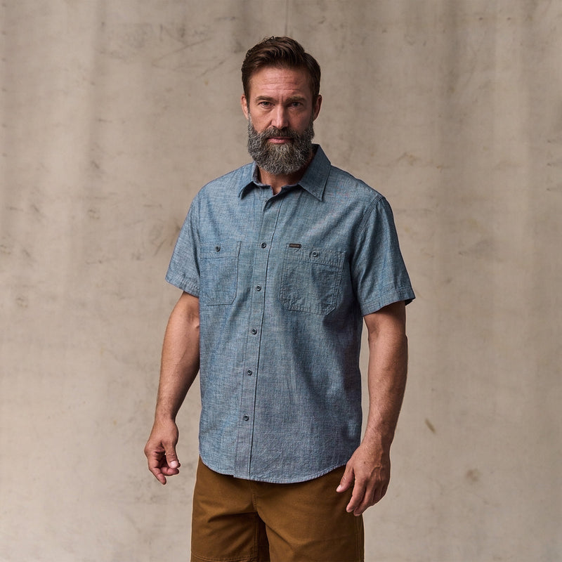 Short sleeve embroidered chambray shirt di Filson | Rinsed indigo chambray (Blue)