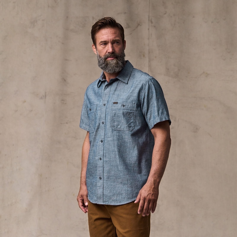 Short sleeve embroidered chambray shirt di Filson | Rinsed indigo chambray (Blue)