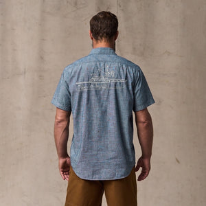 Short sleeve embroidered chambray shirt di Filson | Rinsed indigo chambray (Blue)