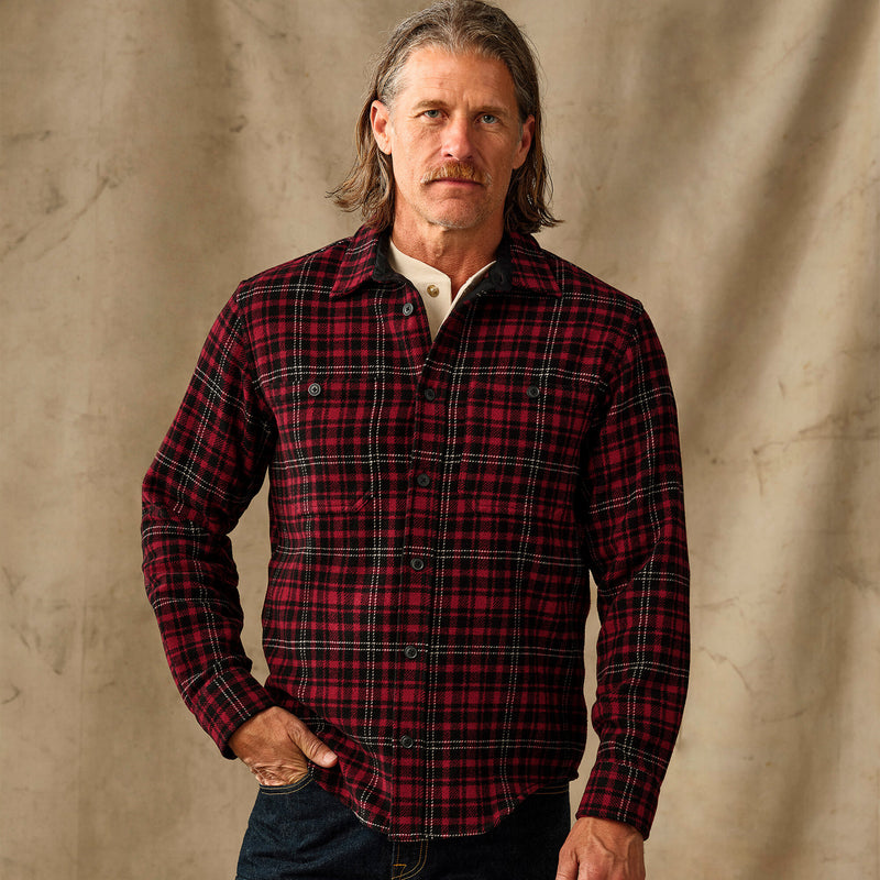 8-oz. wool guide shirt von Filson | Wine / black plaid (Red)