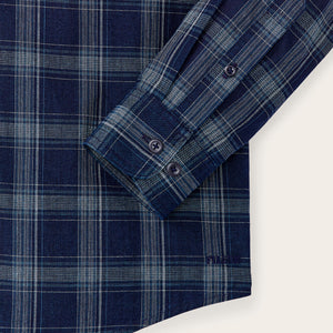 Chambray button-down shirt par Filson | Dark indigo plaid (Blue)
