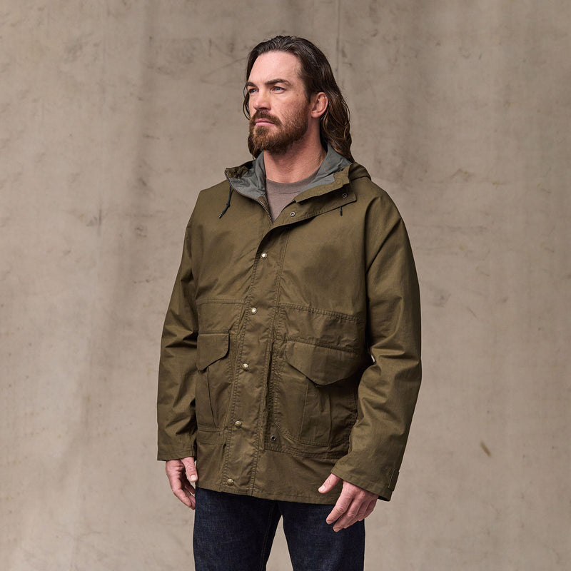 Dry wax omak coat by Filson | Burnt olive (Green)