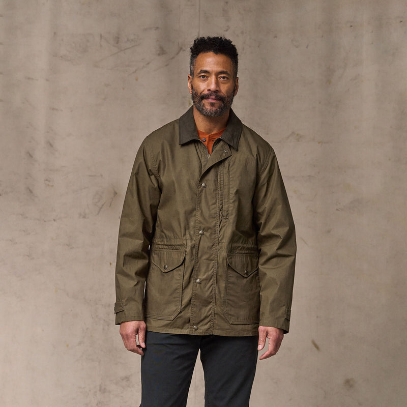 Dry wax mile marker coat par Filson | Burnt olive (Green)