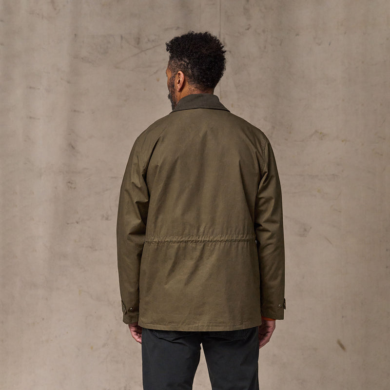 Dry wax mile marker coat par Filson | Burnt olive (Green)