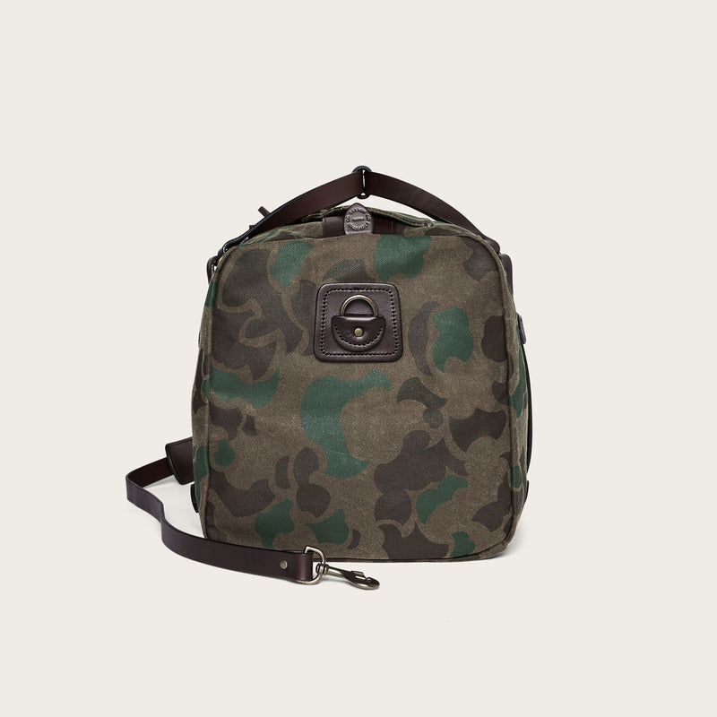 Medium waxed rugged twill duffle bag di Filson | Dark wax shrub camo (Gray)
