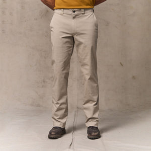 Granite mountain flat front pants by Filson | Buck tan (Beige)