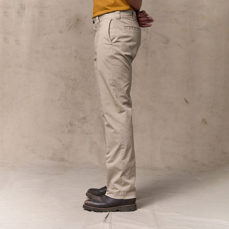 Granite mountain flat front pants by Filson | Buck tan (Beige)