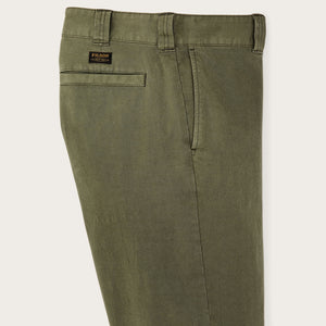 Granite mountain flat front pants di Filson | Burnt olive (Green)
