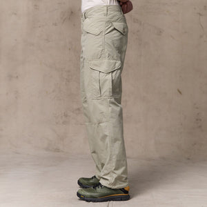 Tropical poplin cargo pants di Filson | Dried sage (White)