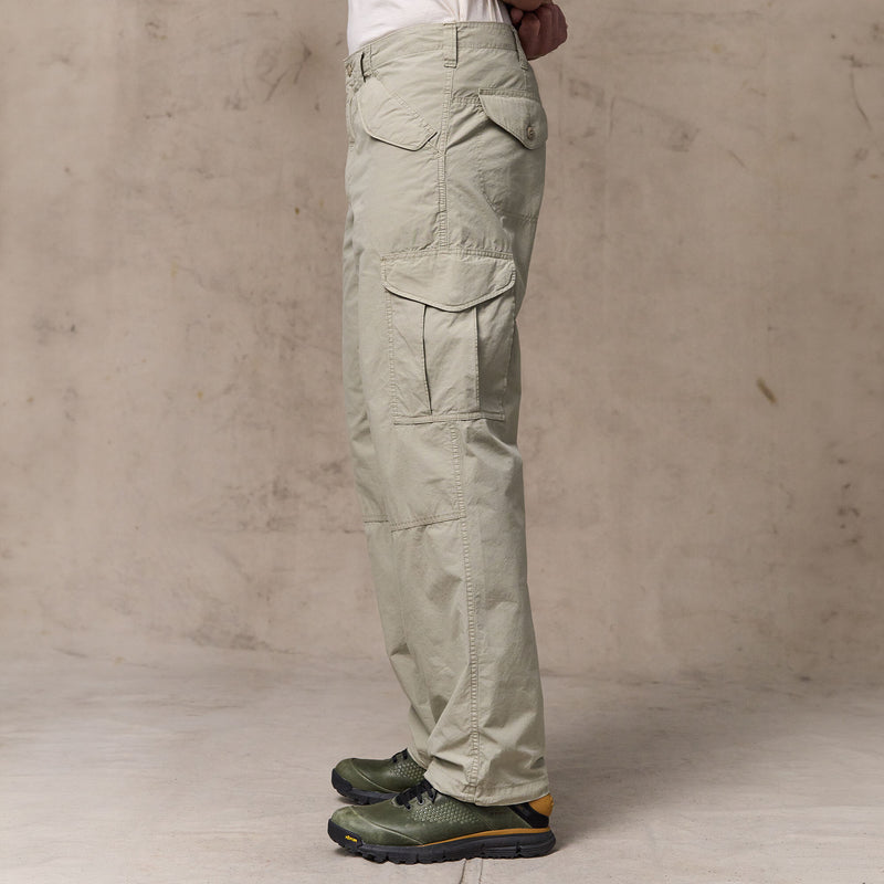 Tropical poplin cargo pants di Filson | Dried sage (White)